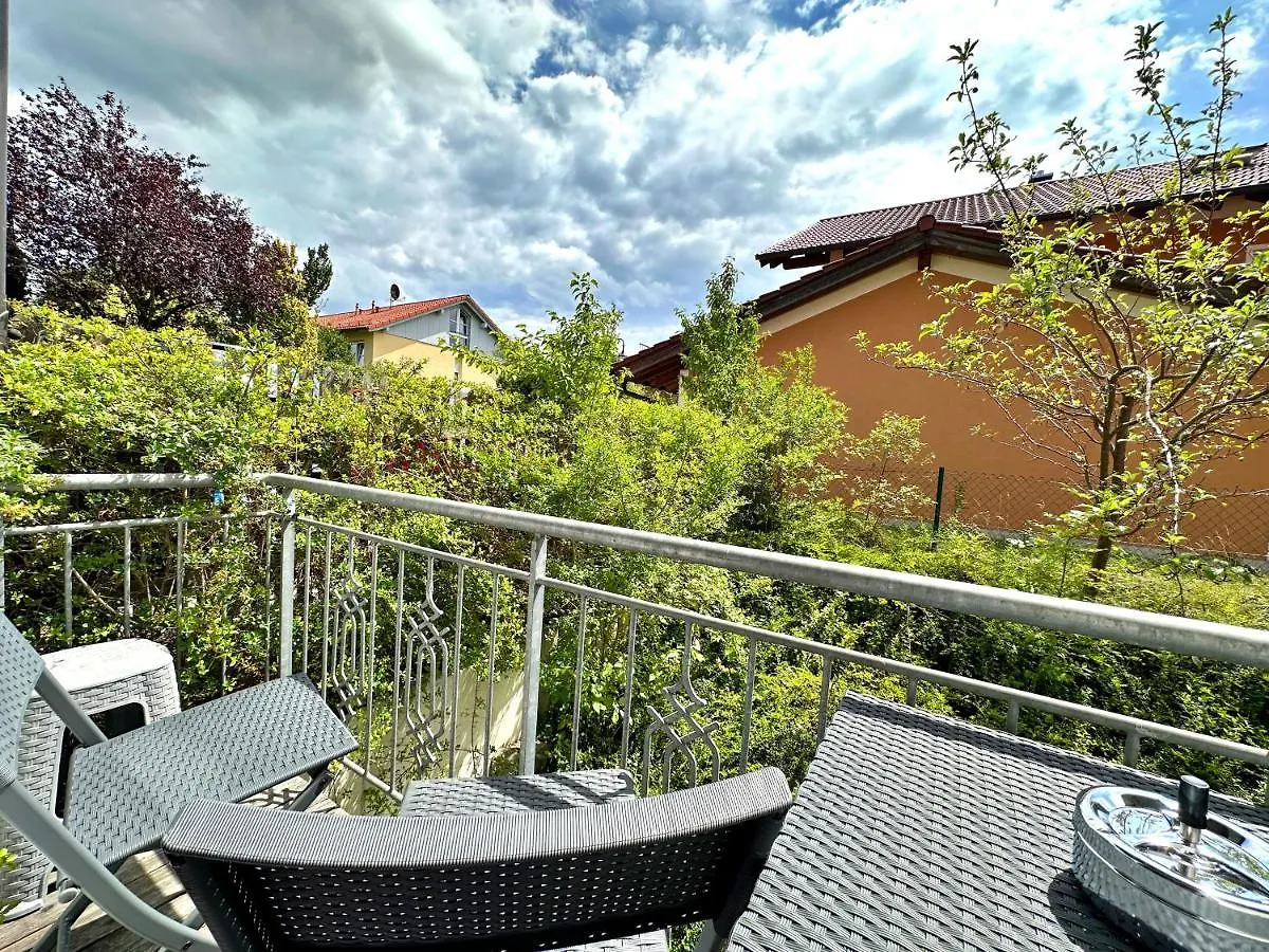 Fur 2 - Balkon - Kuche - Parken Apartment Hohenbrunn