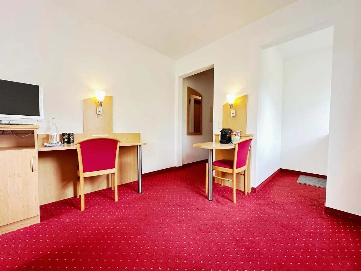 Fur 2 - Balkon - Kuche - Parken Apartment Hohenbrunn Germany